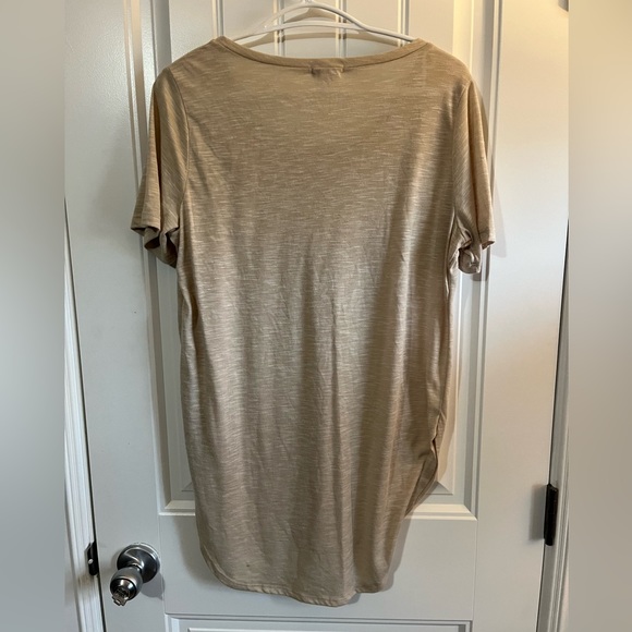 Basic Size large t-shirt - Picture 2 of 2